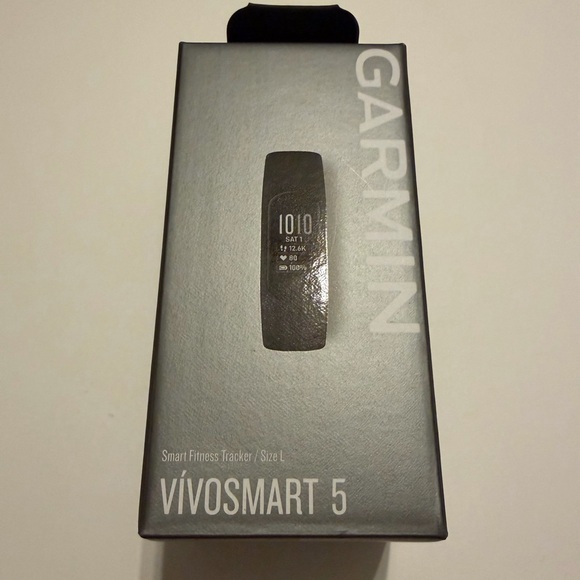 Garmin Vivosmart 5 Size L Fitness Tracker Packaging